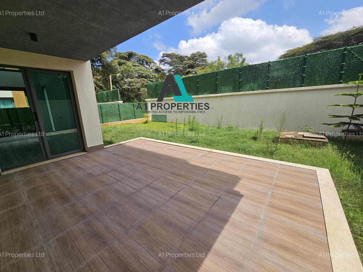 5 Bed Townhouse with En Suite in Lavington - 2