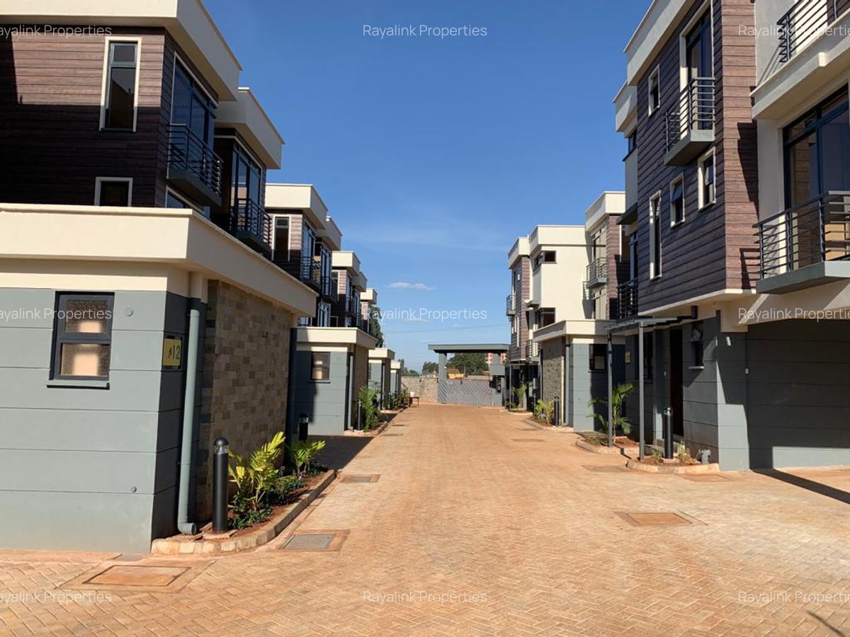 4 Bed Townhouse with En Suite at Loresho - 2