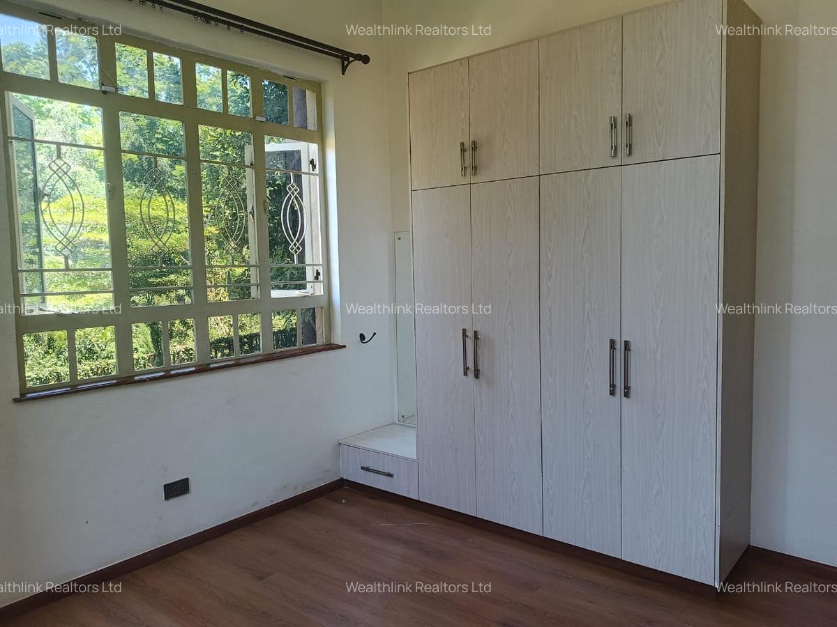 7 Bed House with En Suite at Nyari - 14