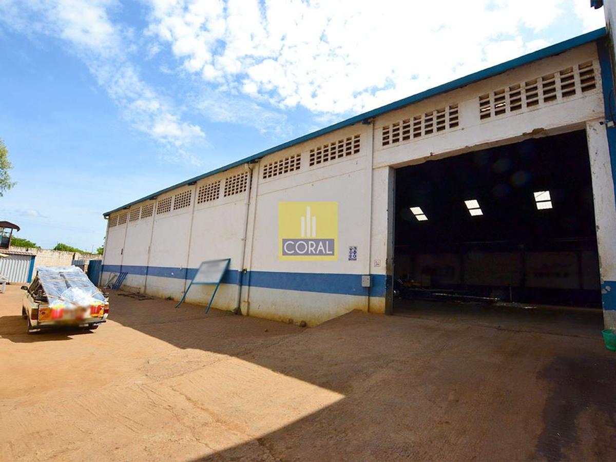 1,700 m² Warehouse in Thika - 2