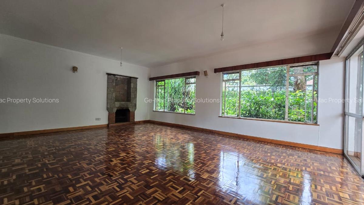4 Bed House with En Suite in Lavington - 6