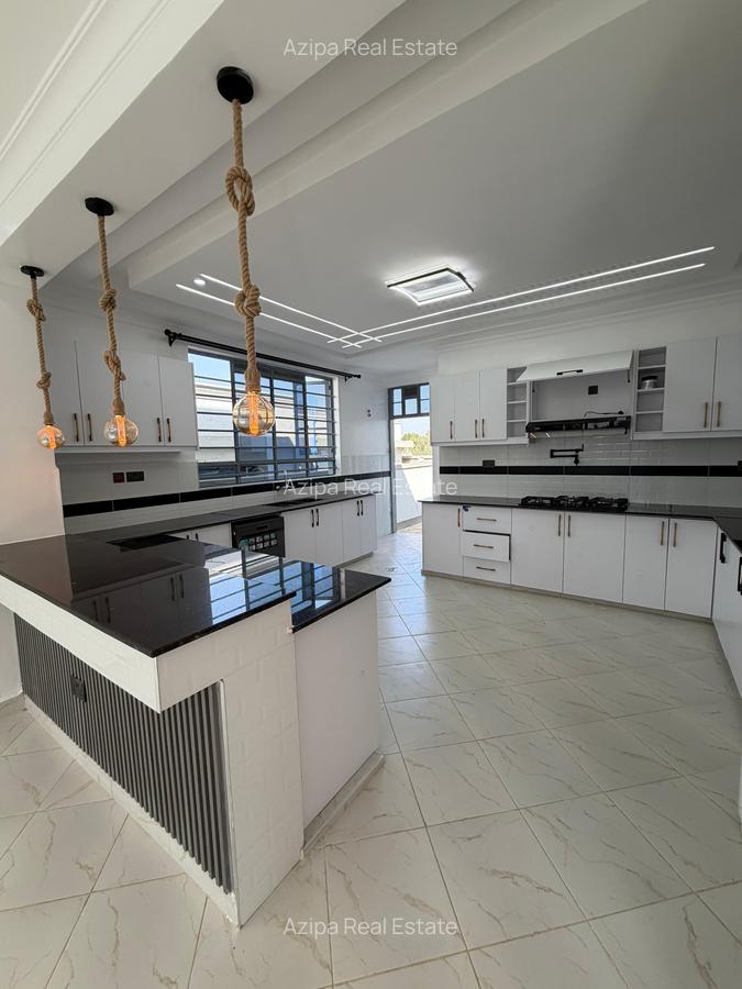 4 Bed Townhouse with Garden at Mugutha - 8