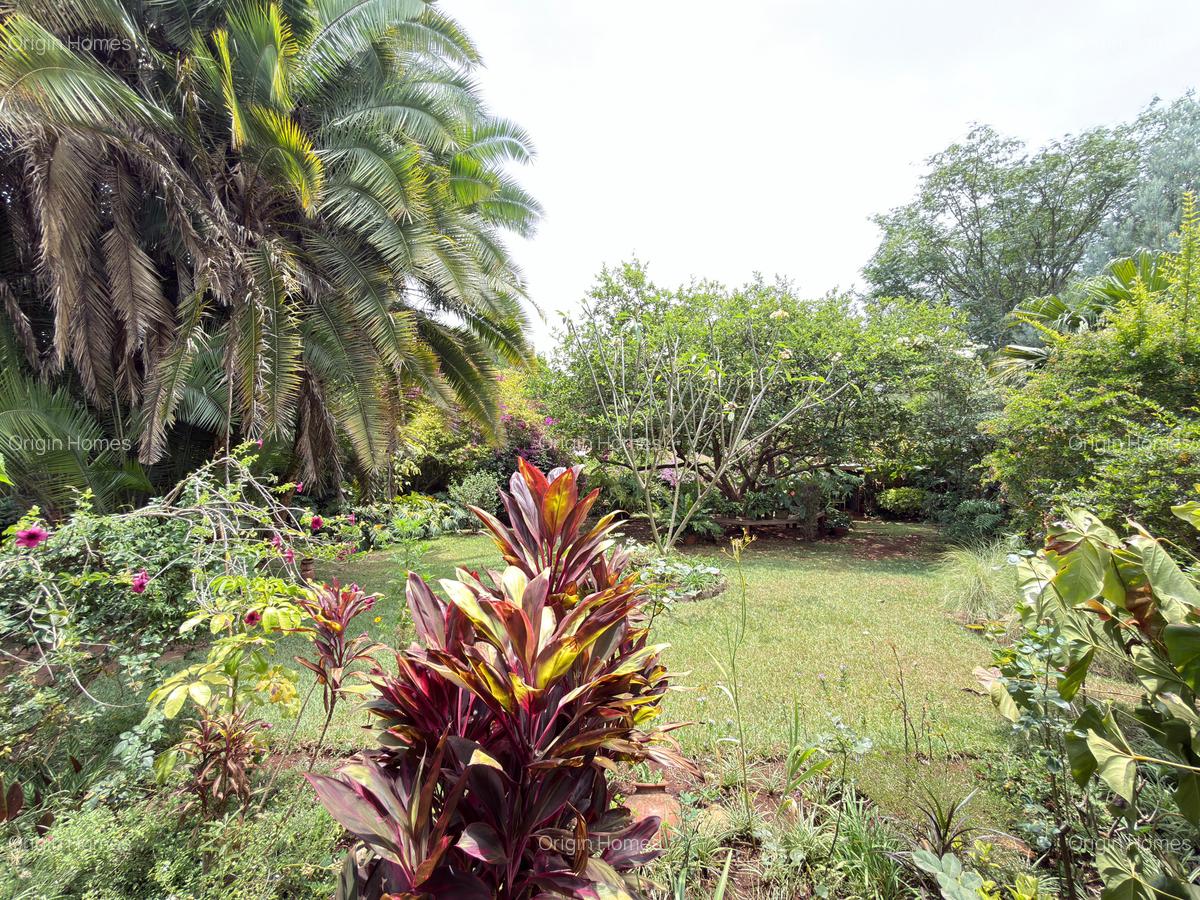 4 Bed House with En Suite at Lavington - 2