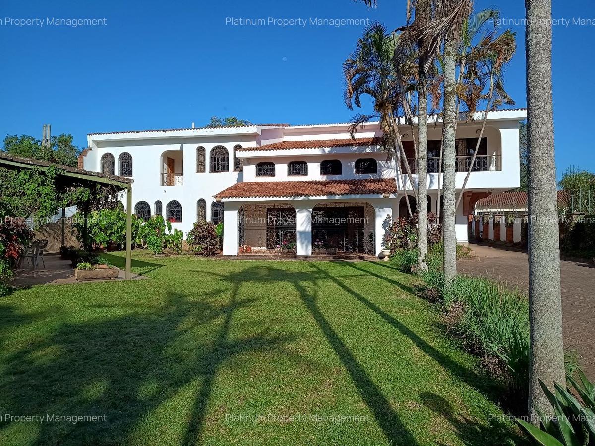 5 Bed Villa with En Suite in Gigiri - 11