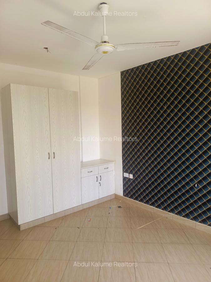 Serviced 2 Bed Apartment with En Suite at Bamburi - 3