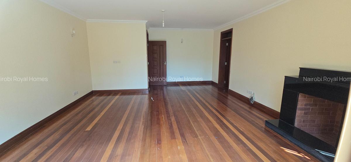 5 Bed Townhouse with En Suite at Lavington - 14