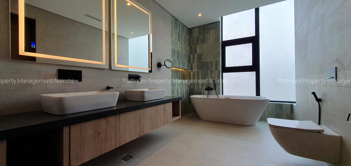 5 Bed Villa with En Suite in Westlands Area - 14