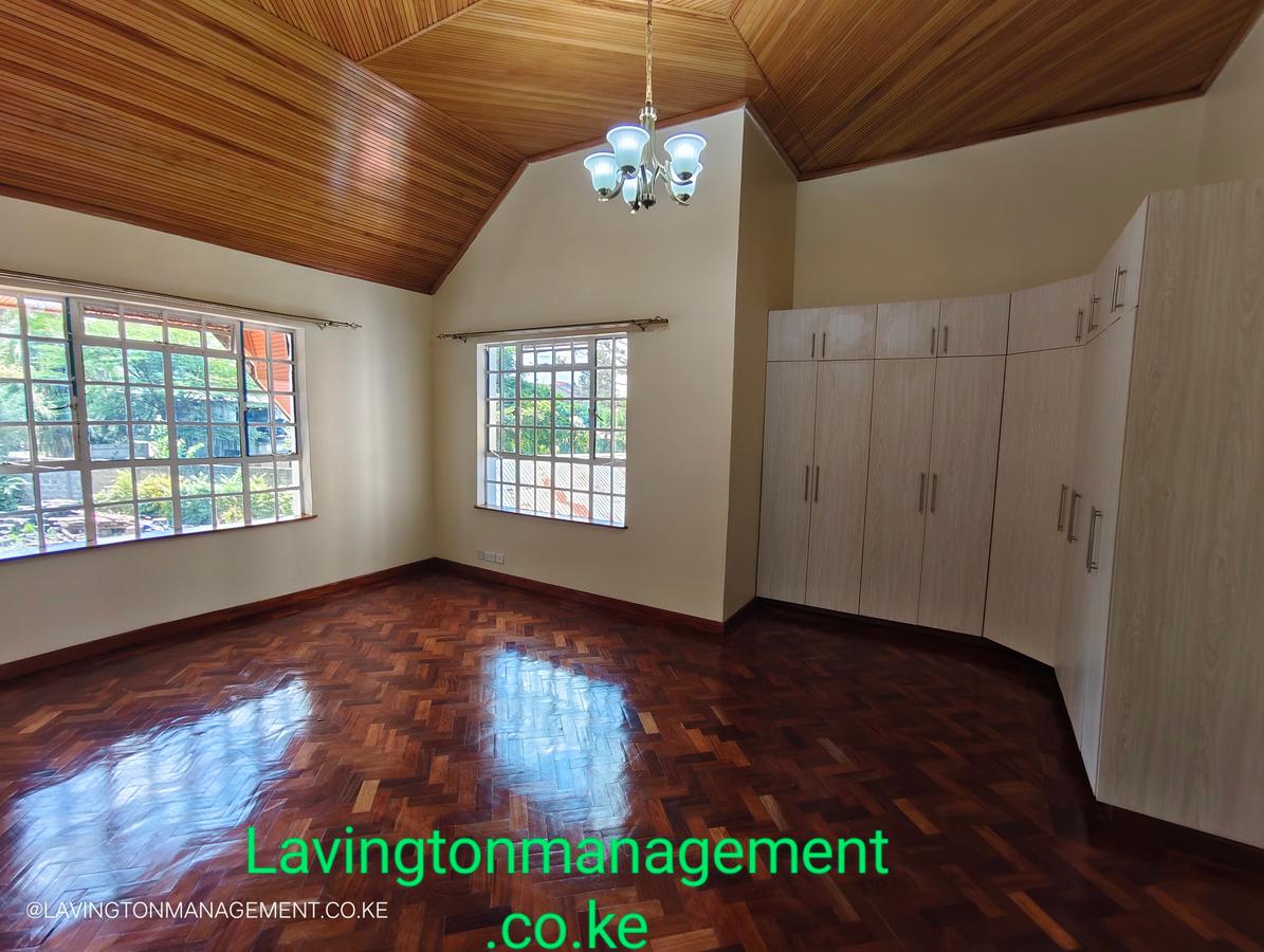 5 Bed Townhouse with En Suite at Lavington Green - 19