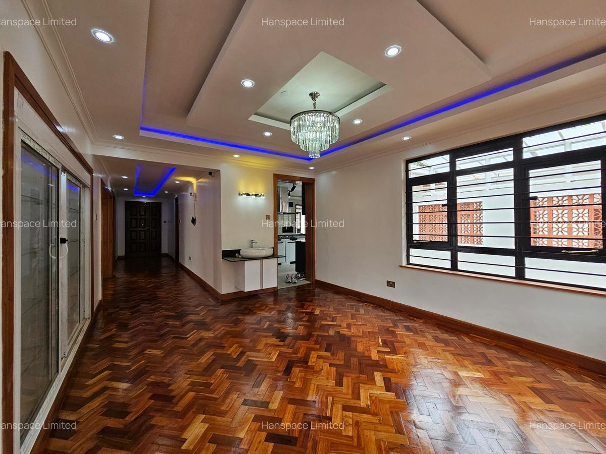 5 Bed Villa with En Suite in Runda - 11