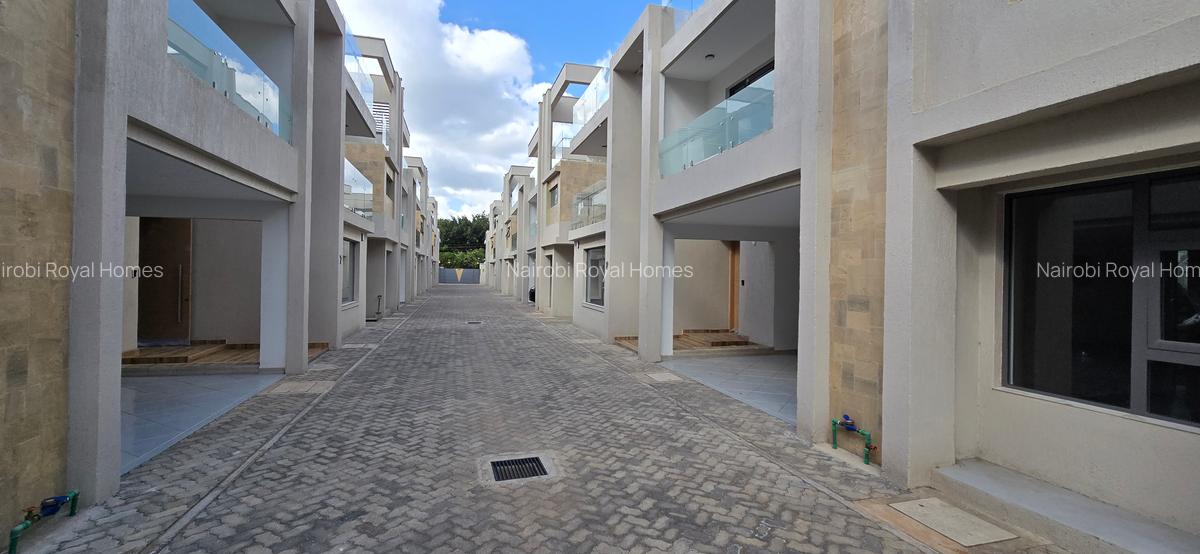 5 Bed Townhouse with En Suite at Lavington Green - 2