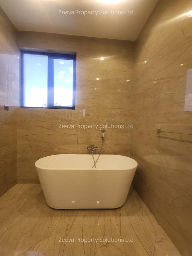 5 Bed House with En Suite in Lavington - 16