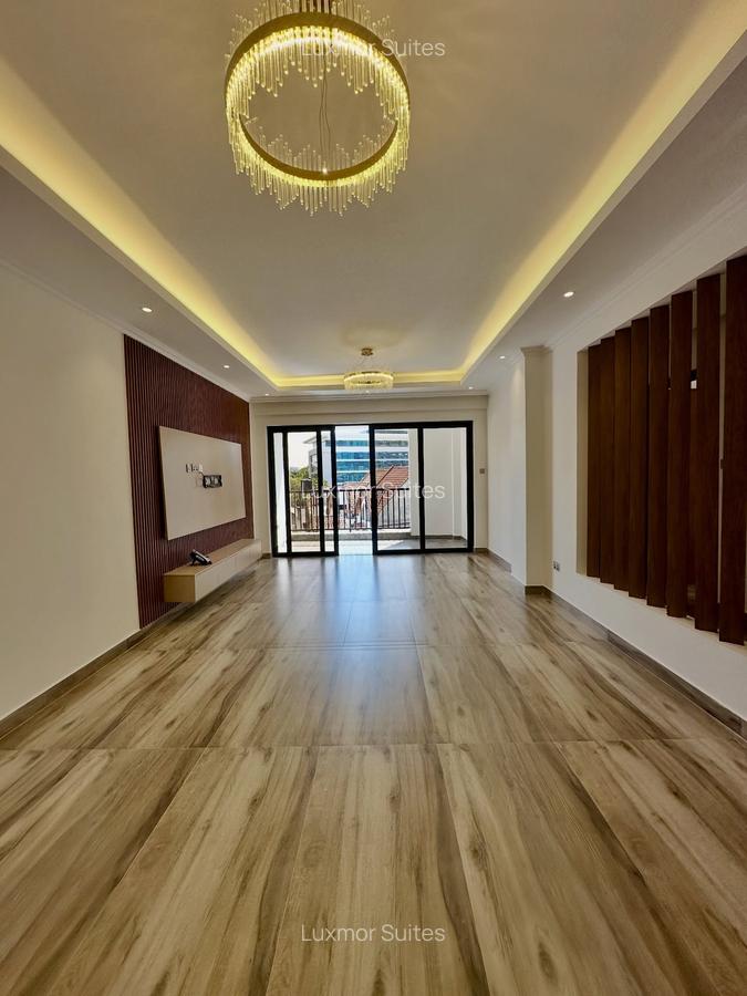 Serviced 2 Bed Apartment with En Suite at Brookside Area - 10