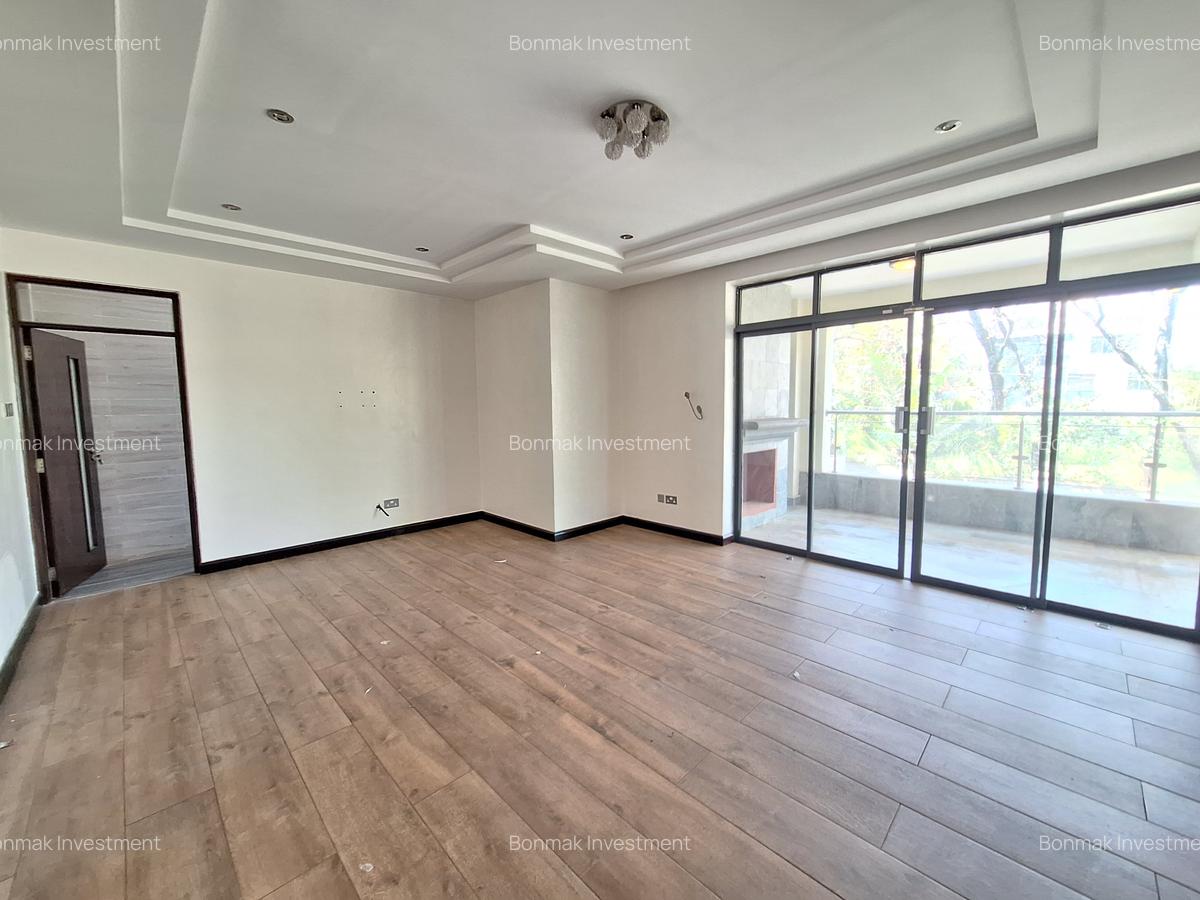 5 Bed Townhouse with En Suite at Lavington Green - 18