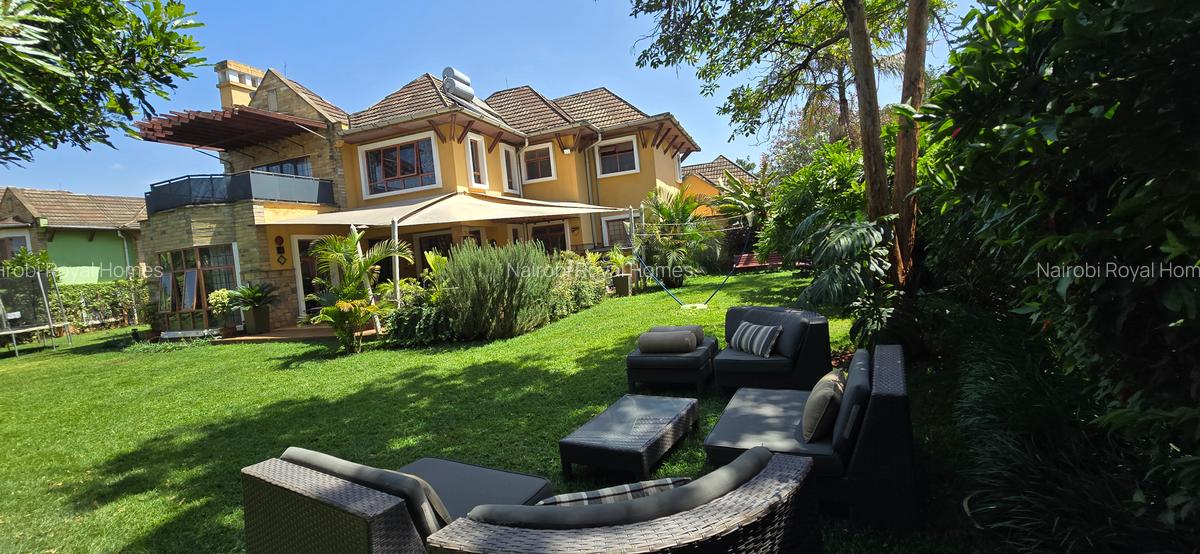 5 Bed House with En Suite at Mimosa Drive - 5