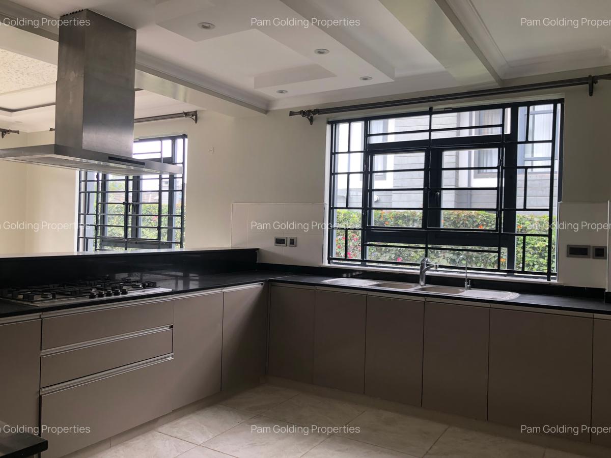 4 Bed Villa with En Suite in Runda - 6