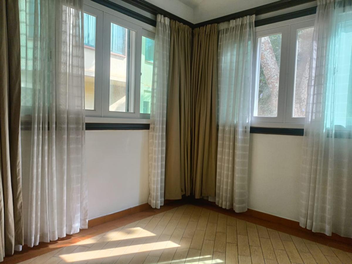3 Bed Townhouse with En Suite in Spring Valley - 17