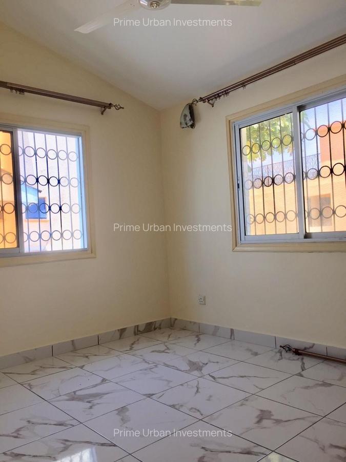 4 Bed House with En Suite in Nyali Area - 19