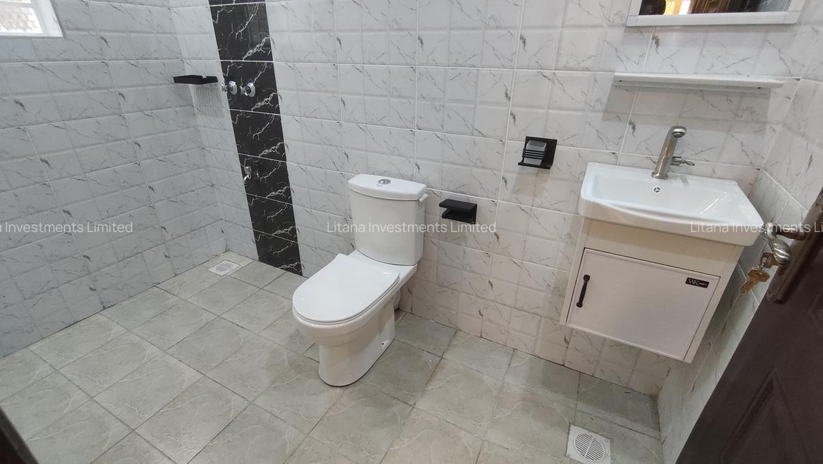 3 Bed House with En Suite in Kamakis - 8