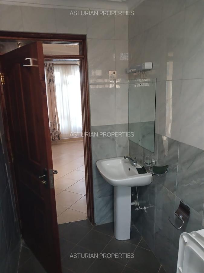 4 Bed Townhouse with En Suite in Kitengela - 16