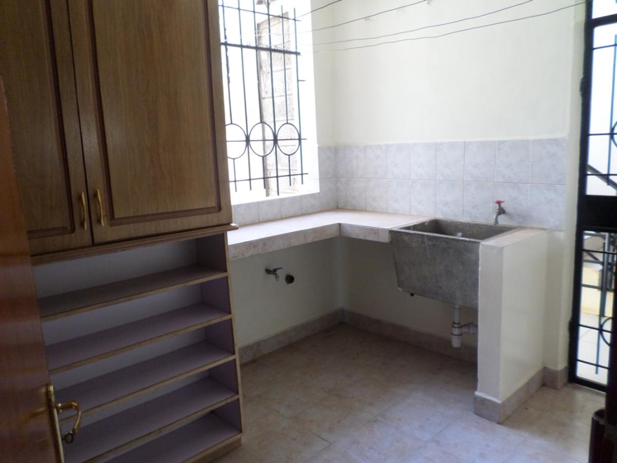 3 Bed Apartment with En Suite at Kilimani - 15