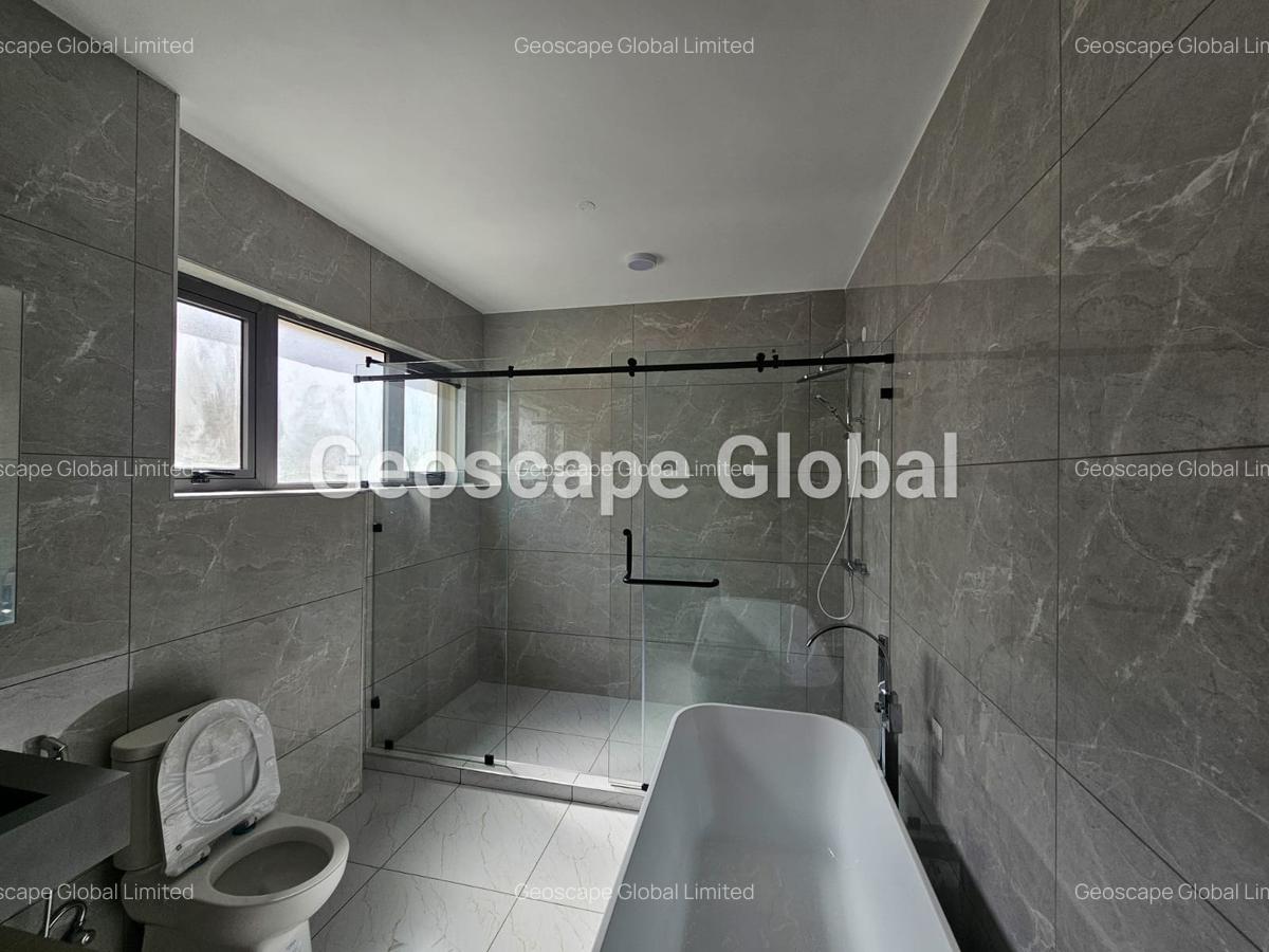 5 Bed Townhouse with En Suite in Lavington - 8