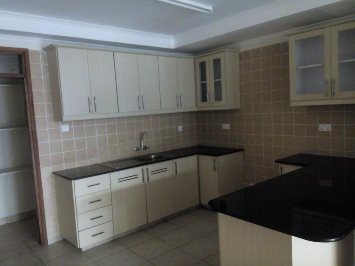 2 Bed Apartment with En Suite at Riverside Drive - 9