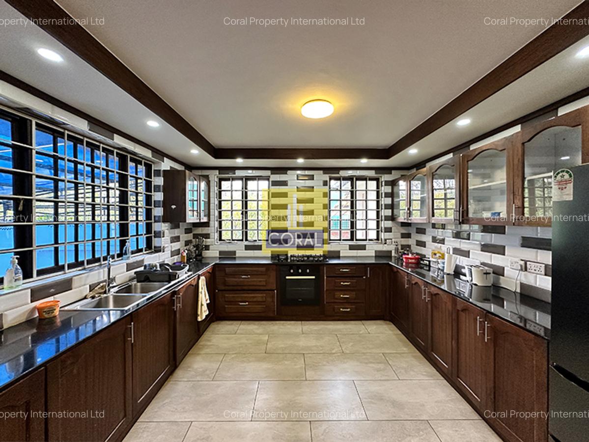 7 Bed House in Runda - 10