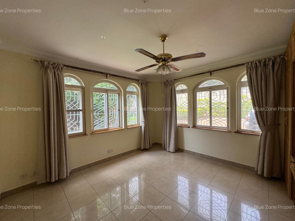 5 Bed House with En Suite at Off Glory Rd - 9