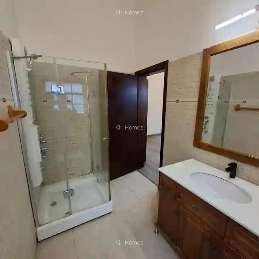 4 Bed Townhouse with En Suite in Lavington - 6