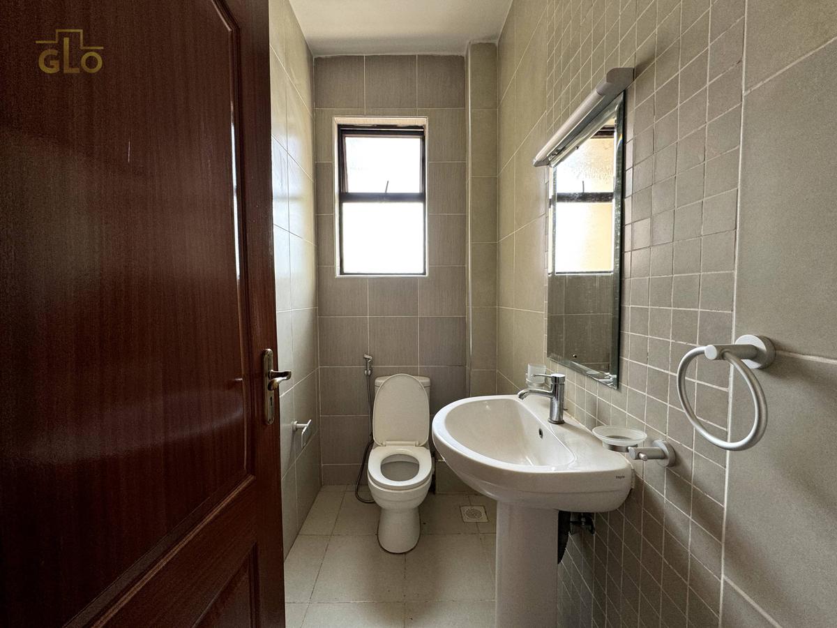 2 Bed Apartment with En Suite in Kilimani - 8