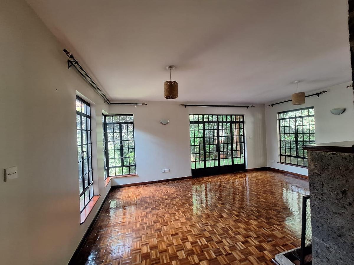 4 Bed Townhouse with En Suite in Spring Valley - 8