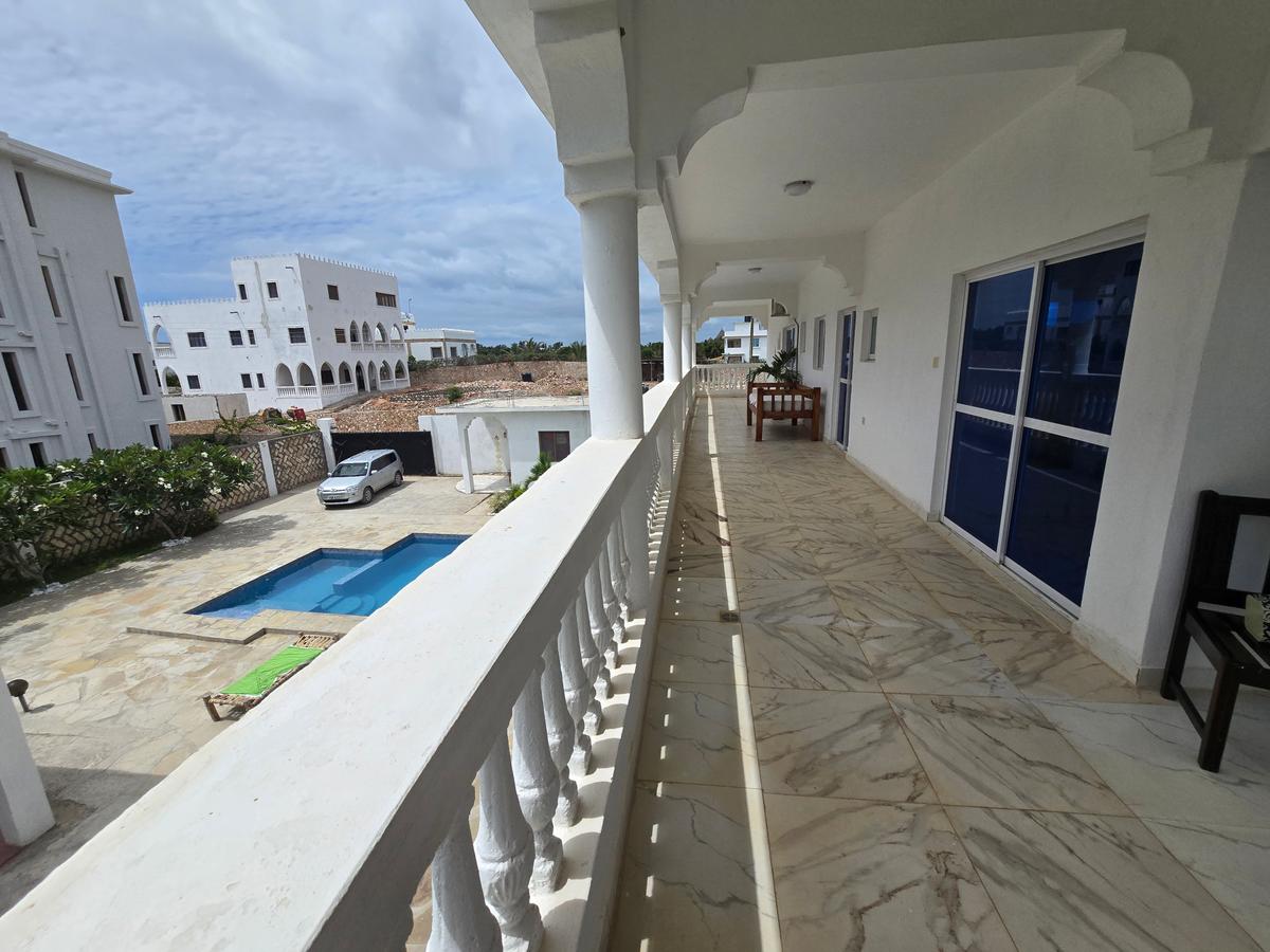 6 Bed House with En Suite in Watamu - 16