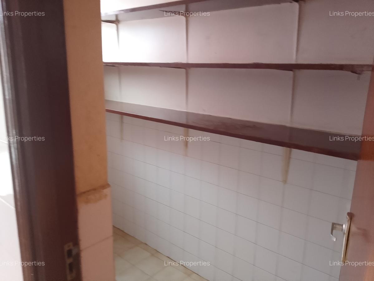 4 Bed Townhouse with En Suite at Mountain View - 14