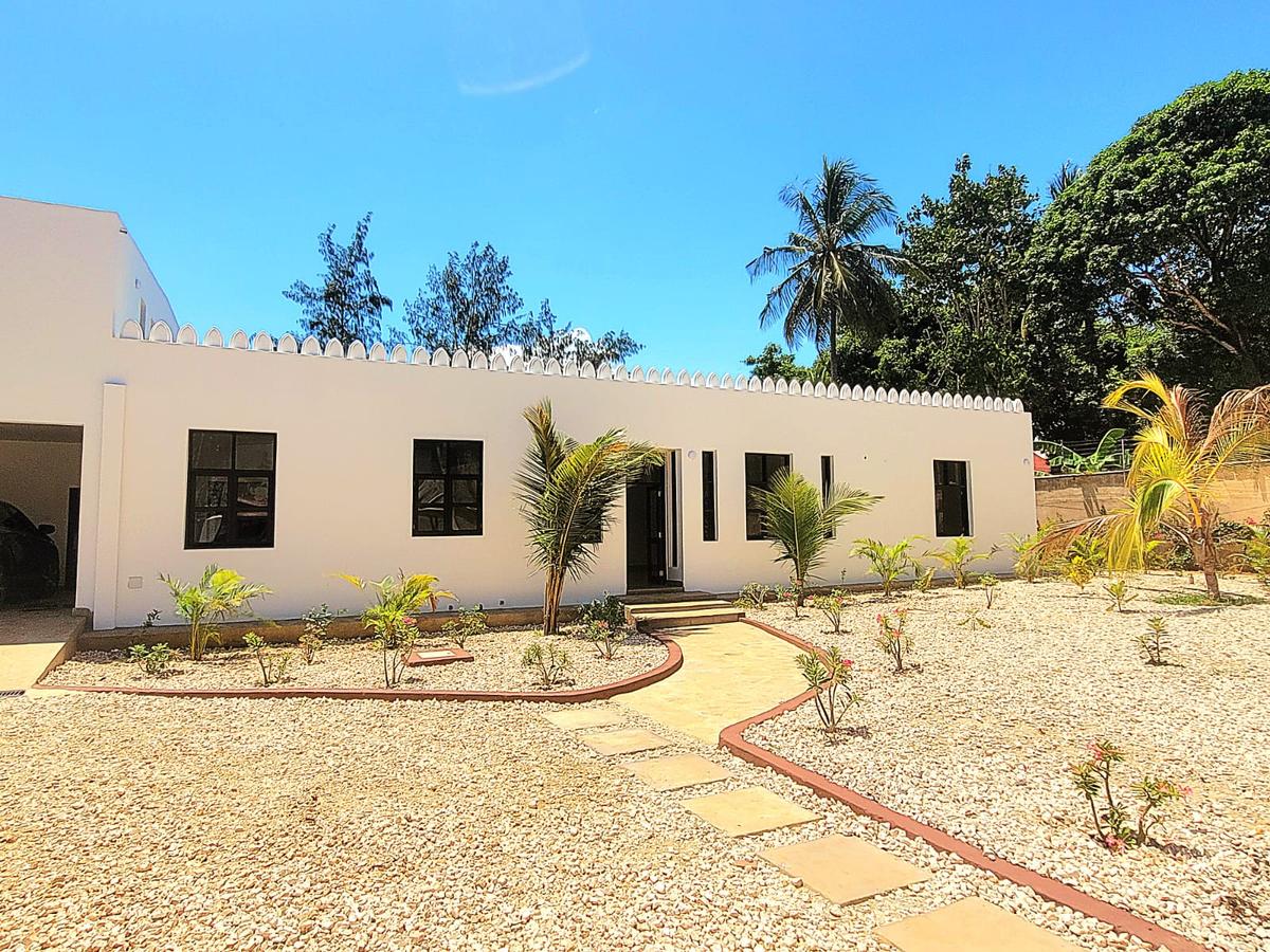 3 Bed Villa with En Suite in Diani - 2