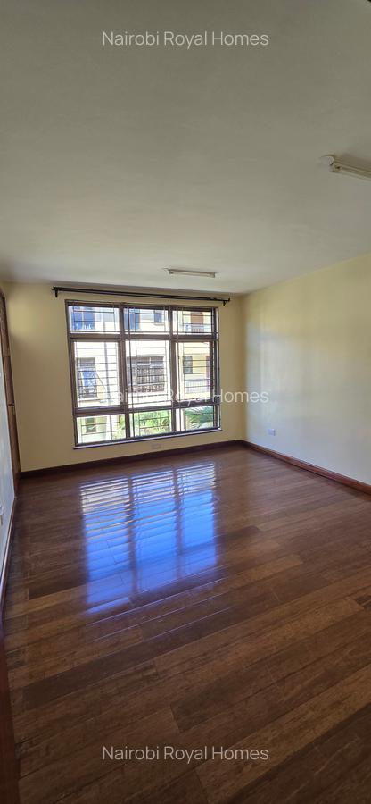 6 Bed Townhouse with En Suite at Lavington Green - 6