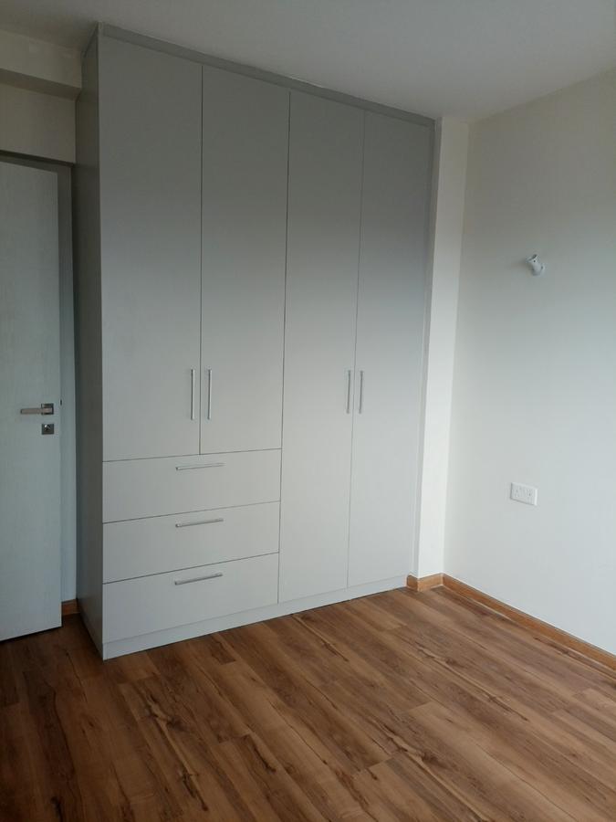 Serviced 2 Bed Apartment with En Suite at Garden City Mall - 8