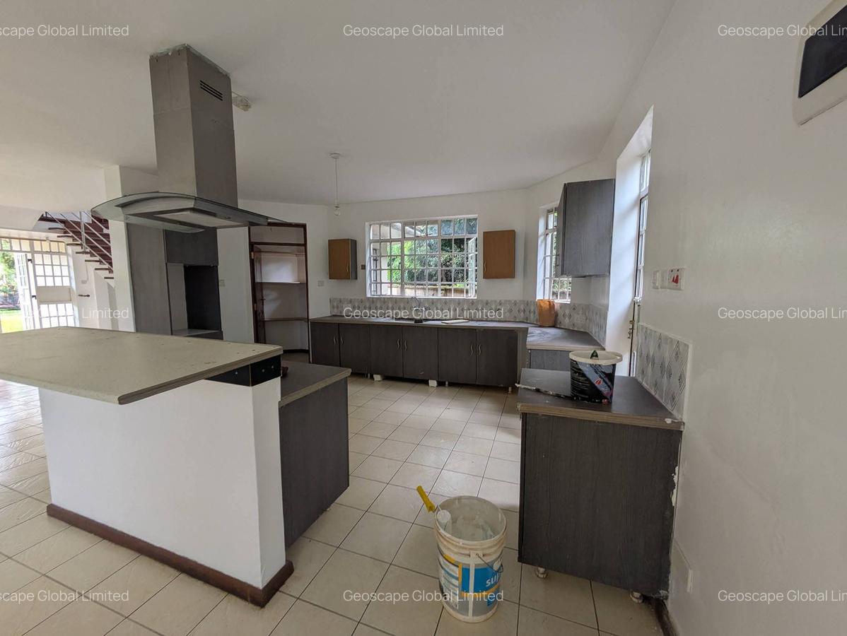 4 Bed House with En Suite in Spring Valley - 7