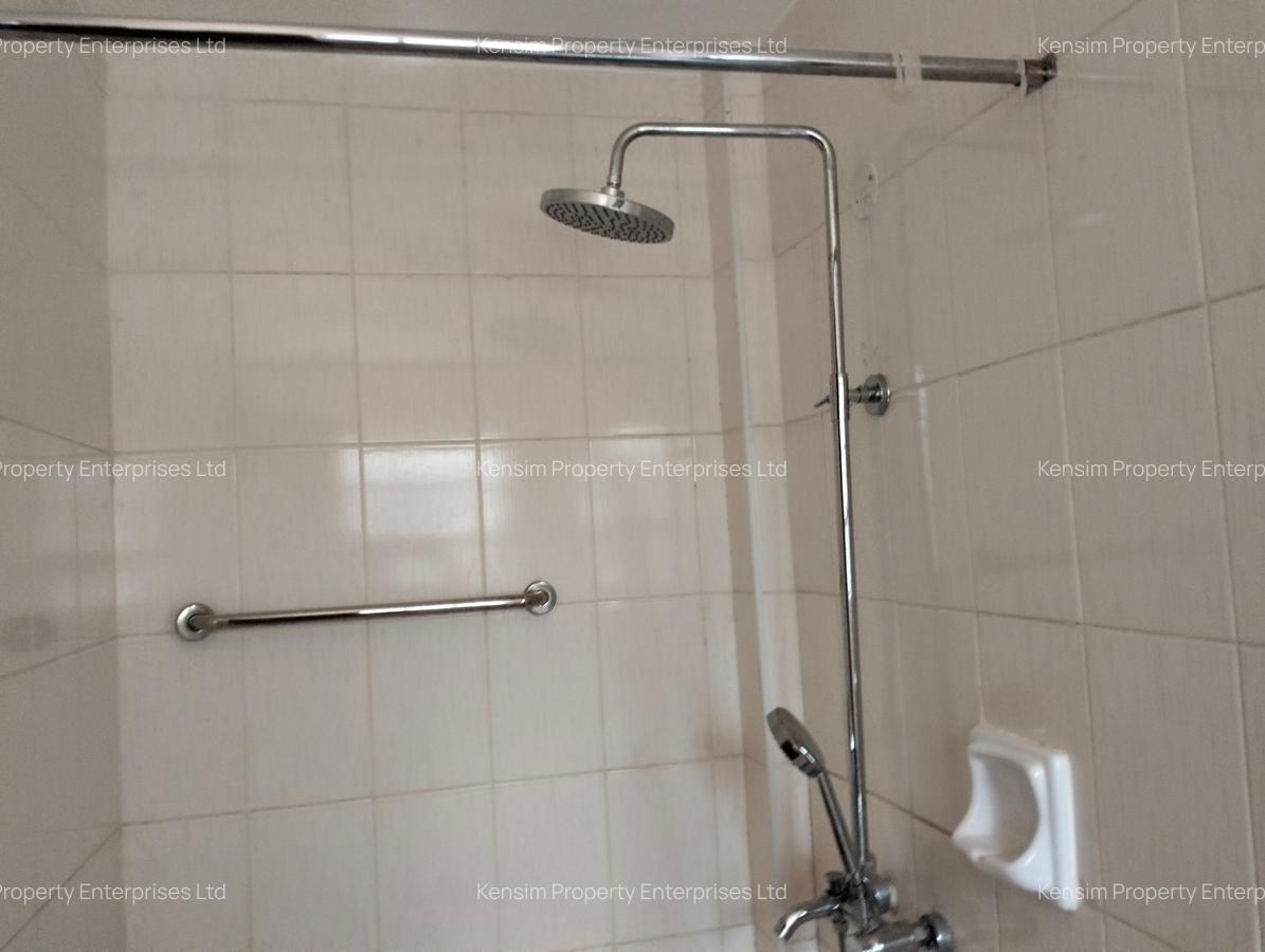 5 Bed Townhouse with En Suite in Lavington - 13