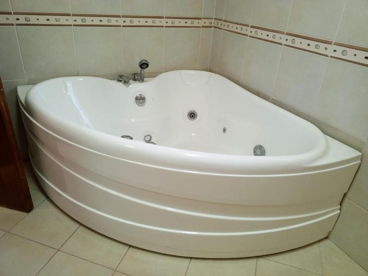 5 Bed Villa with En Suite in Lavington - 7