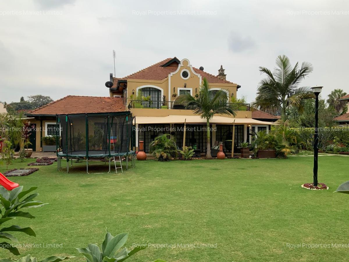 5 Bed House with En Suite in Runda - 9