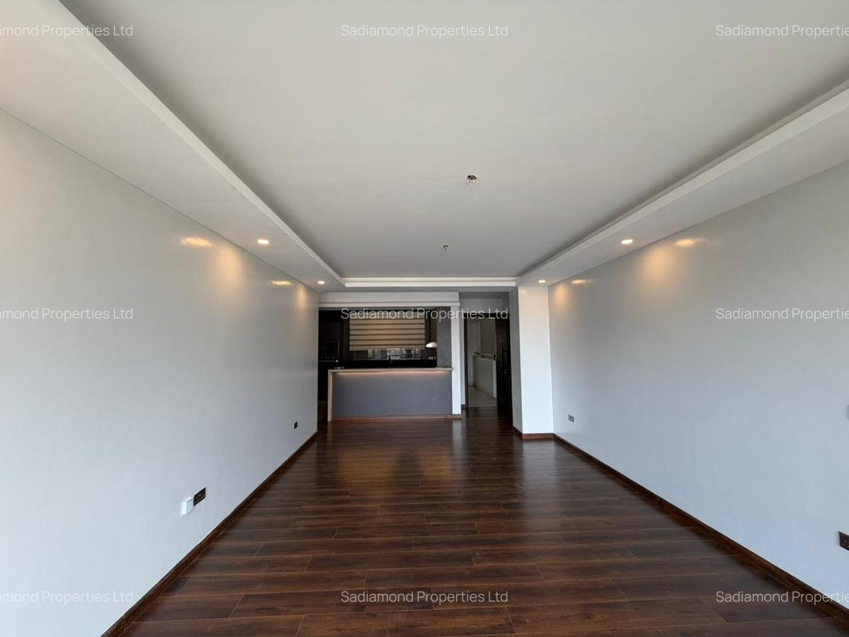 3 Bed Apartment with En Suite in Brookside - 1