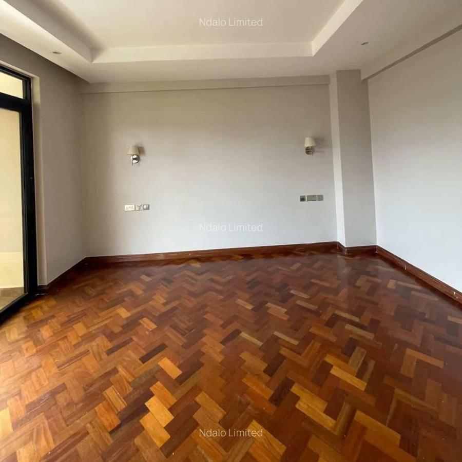 4 Bed Apartment with En Suite at Riverside - 10