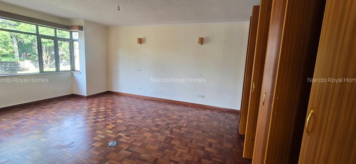 5 Bed Townhouse with En Suite at Lavington Road - 16