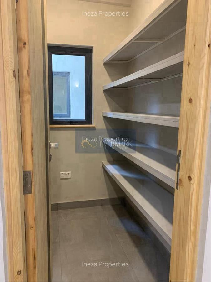 3 Bed Apartment with En Suite in Kileleshwa - 4