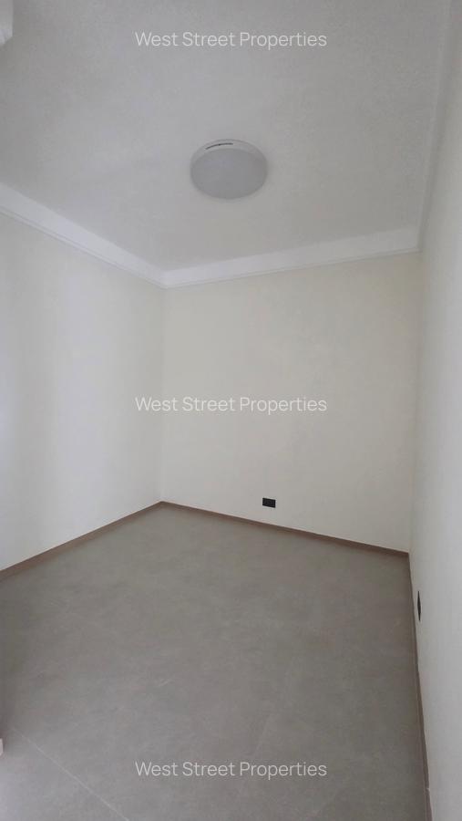 1 Bed Apartment with En Suite at Westlands - 5