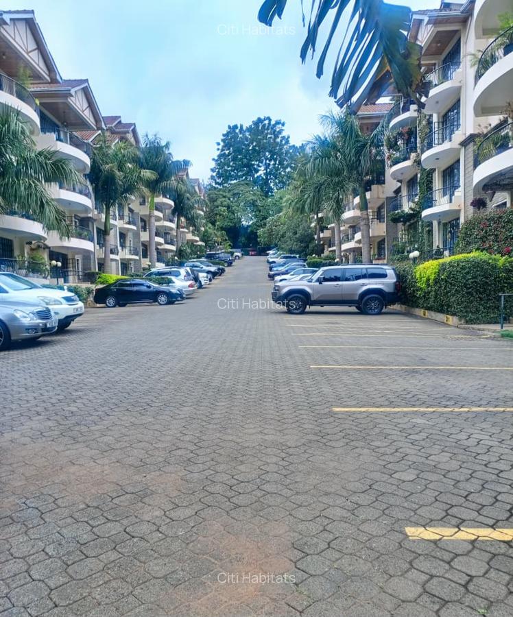 3 Bed Apartment with En Suite in Lavington - 1