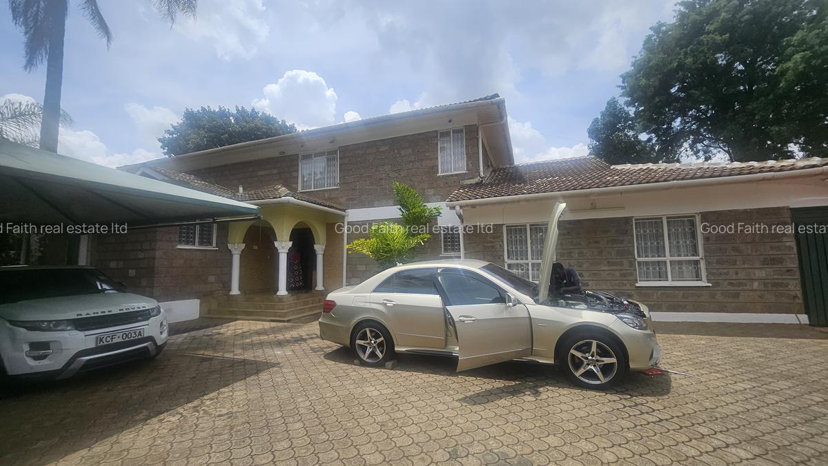 5 Bed House with En Suite in Runda - 12