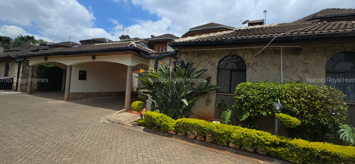 4 Bed Townhouse with En Suite at Lavington Ndoto Road - 6