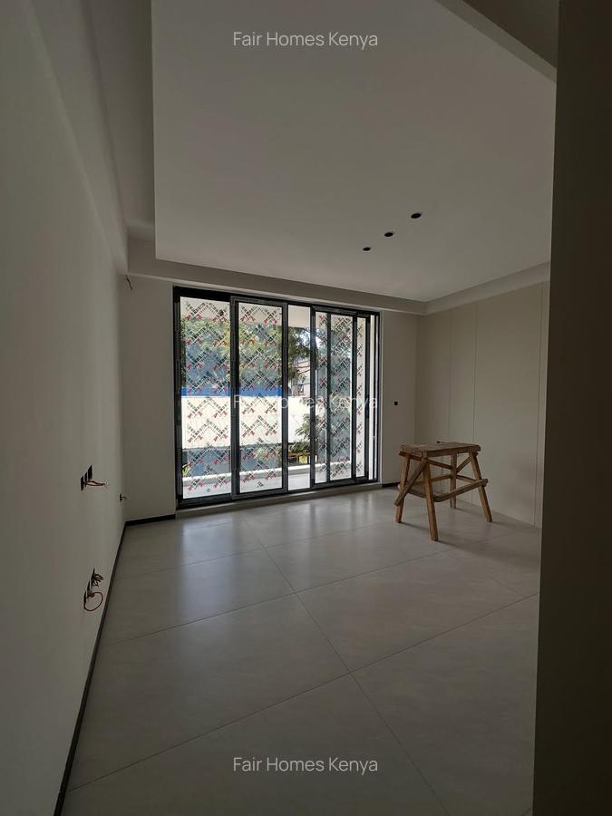 5 Bed Townhouse with En Suite at Lavington Green - 15