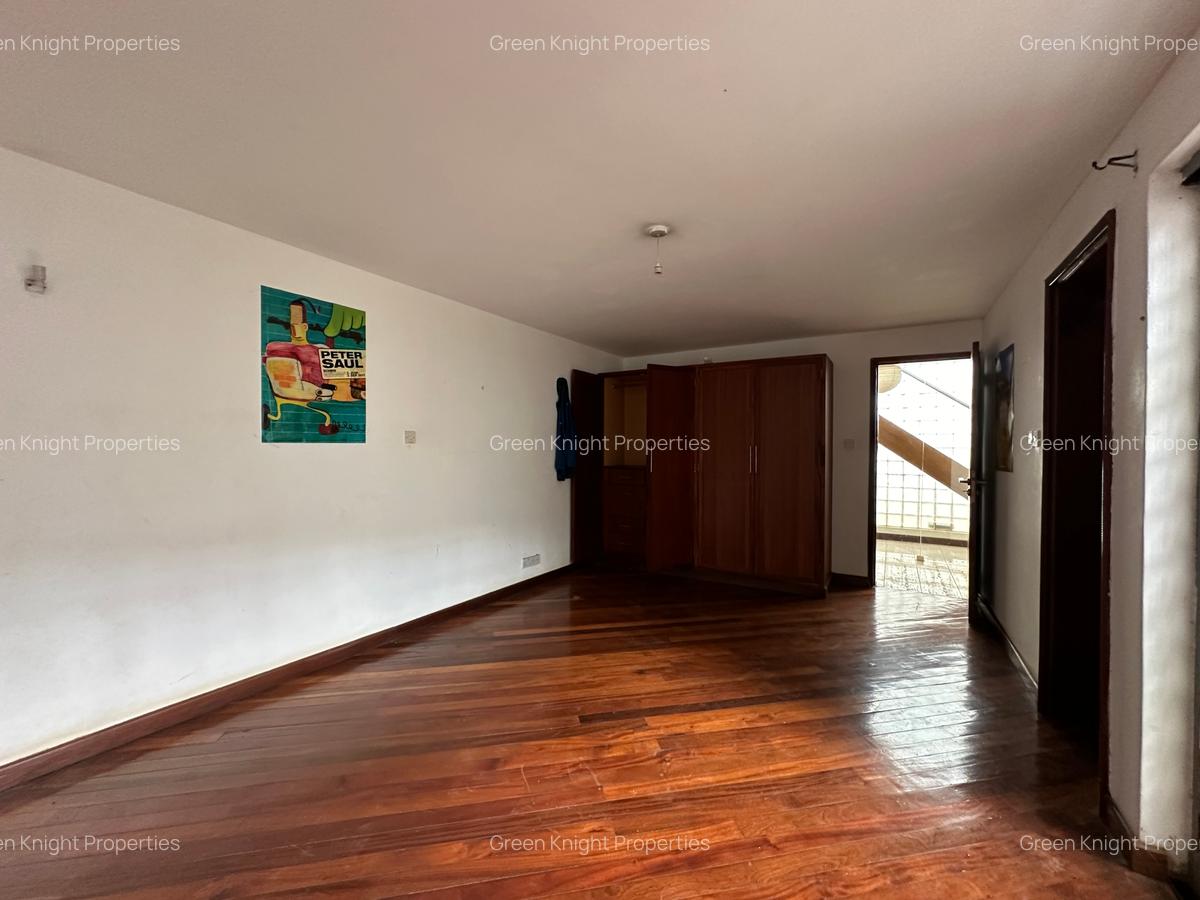 4 Bed Townhouse with En Suite in Lavington - 9